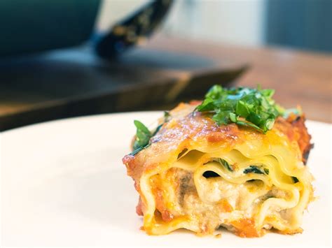 giada de laurentiis lasagna rolls|More.